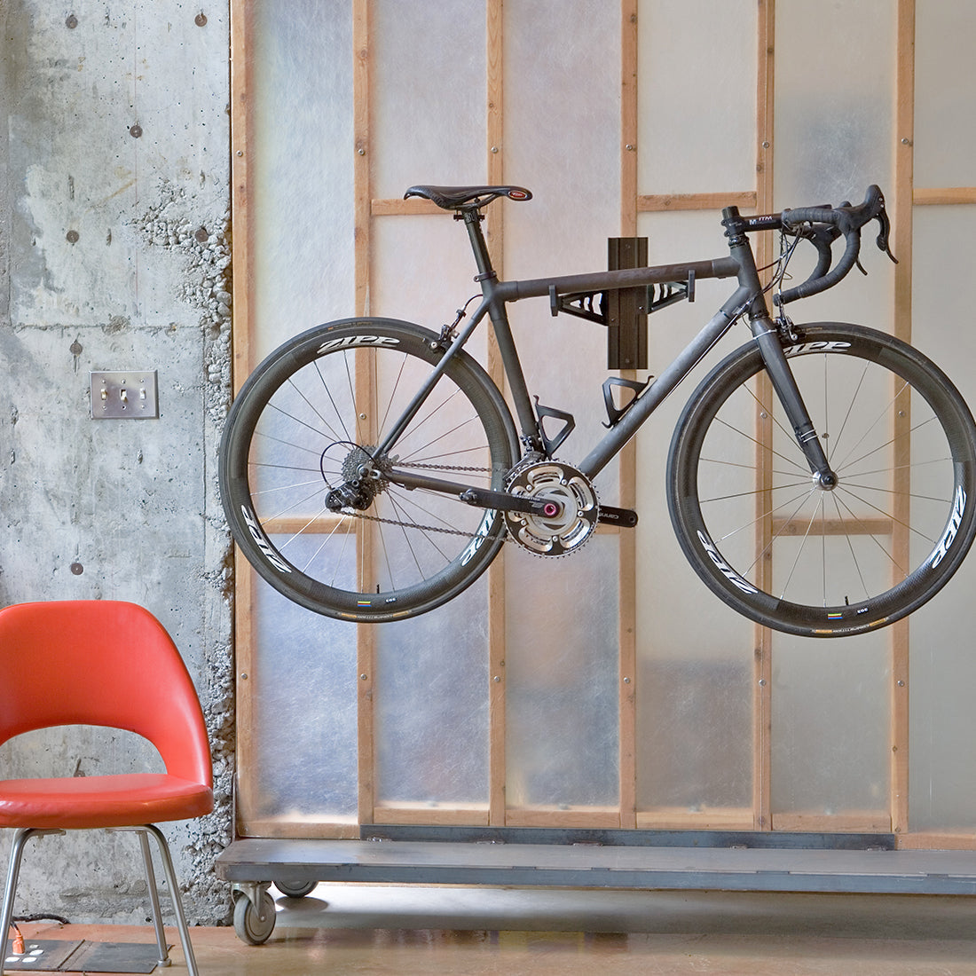feedback-sports-velo-wall-rack-adjustable-bike-display-rack image 2