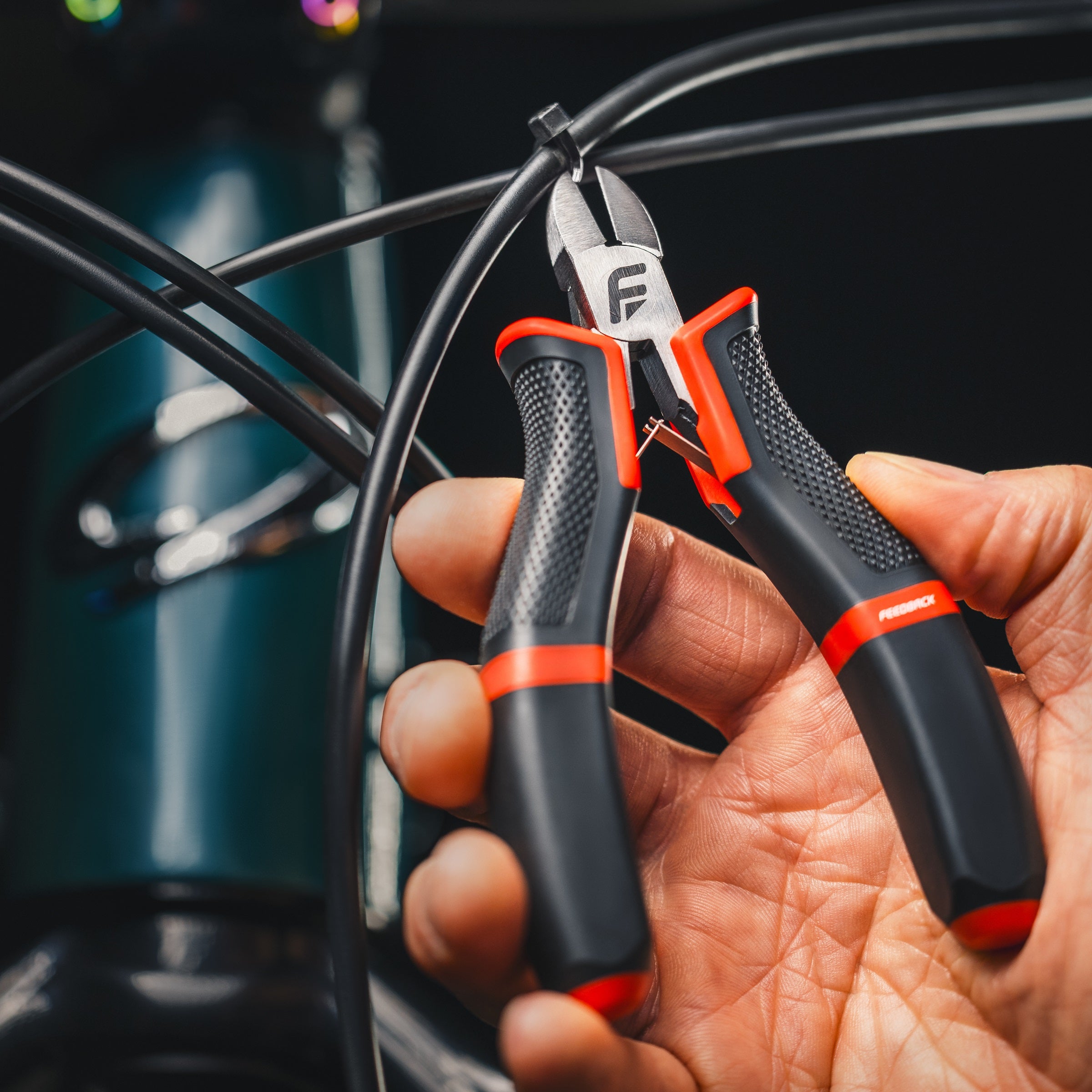 feedback-sports-mini-diagonal-cutters-for-bike-cables-precision-cutting-compact- image 2