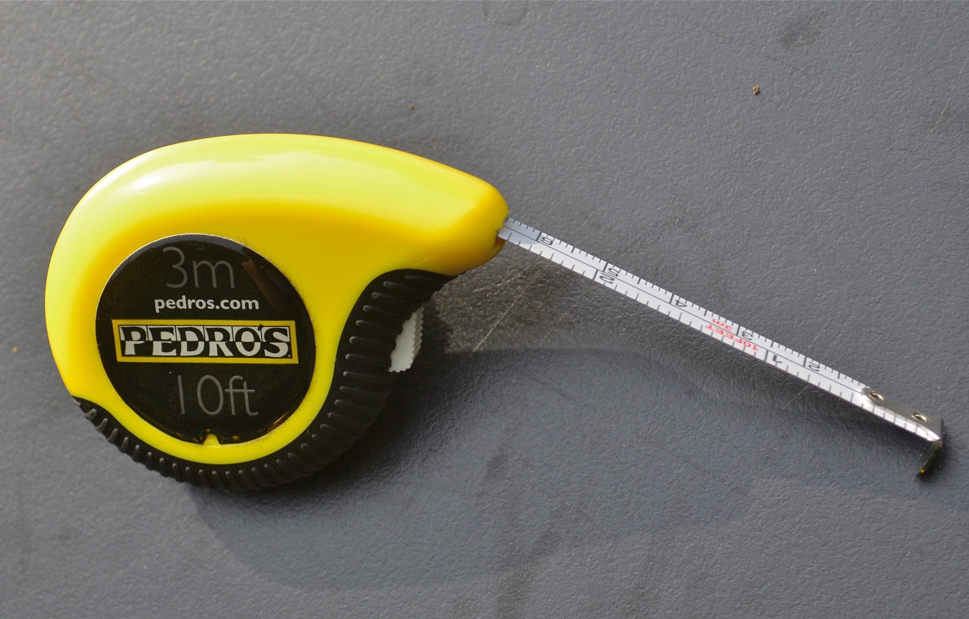 pedro-s-tape-measure-3m-9-8ft-metric-english-instant-lock-compact image 2