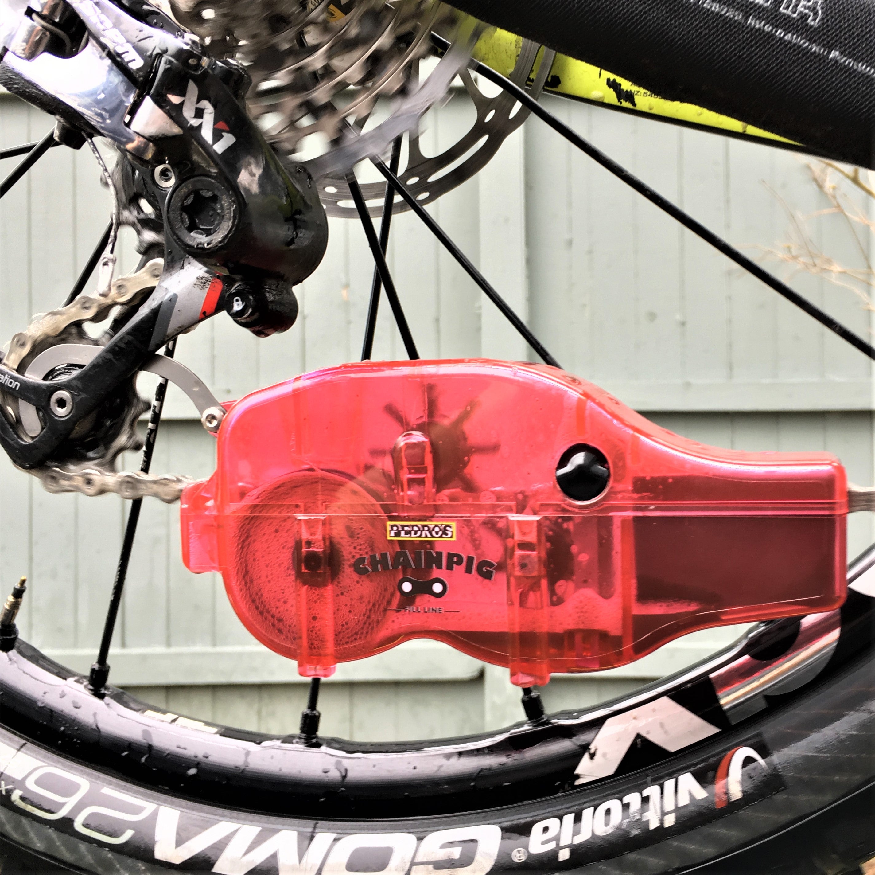 pedro-s-pig-pen-ii-drivetrain-maintenance-kit-chain-cleaner-degreaser-lube-brush image 4