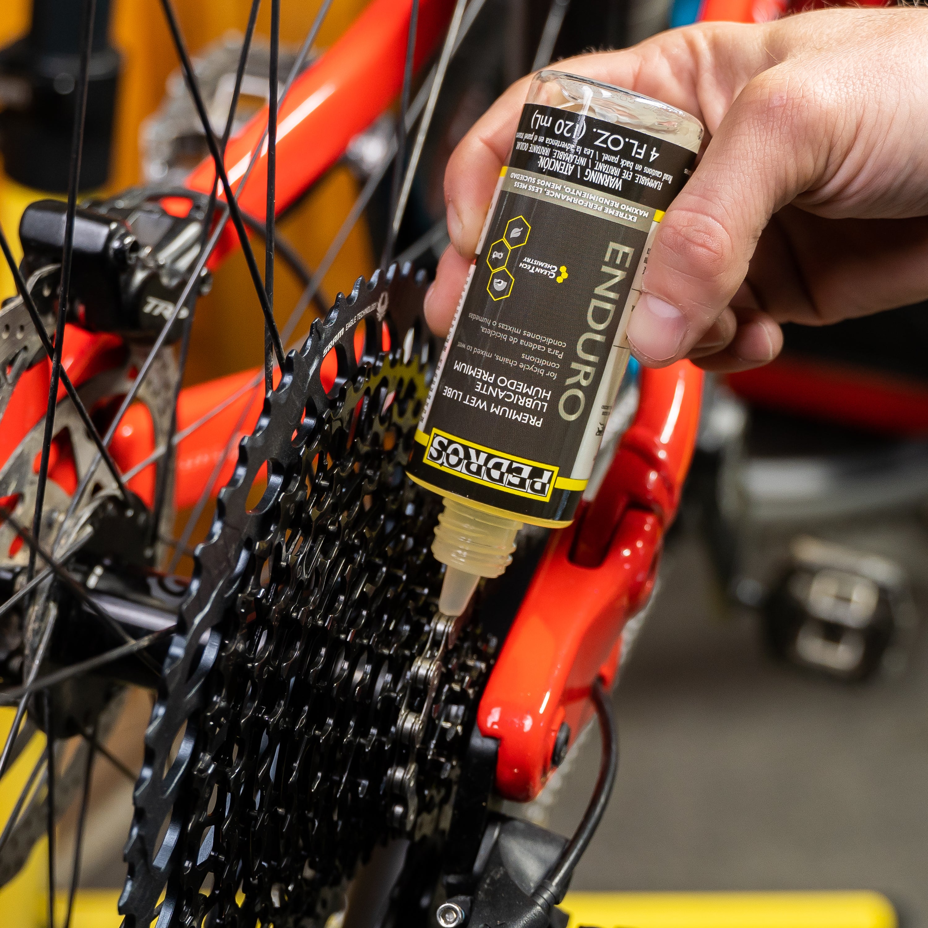 pedro-s-enduro-premium-wet-lube-cleantech-chemistry-for-mixed-to-wet-conditions image 4