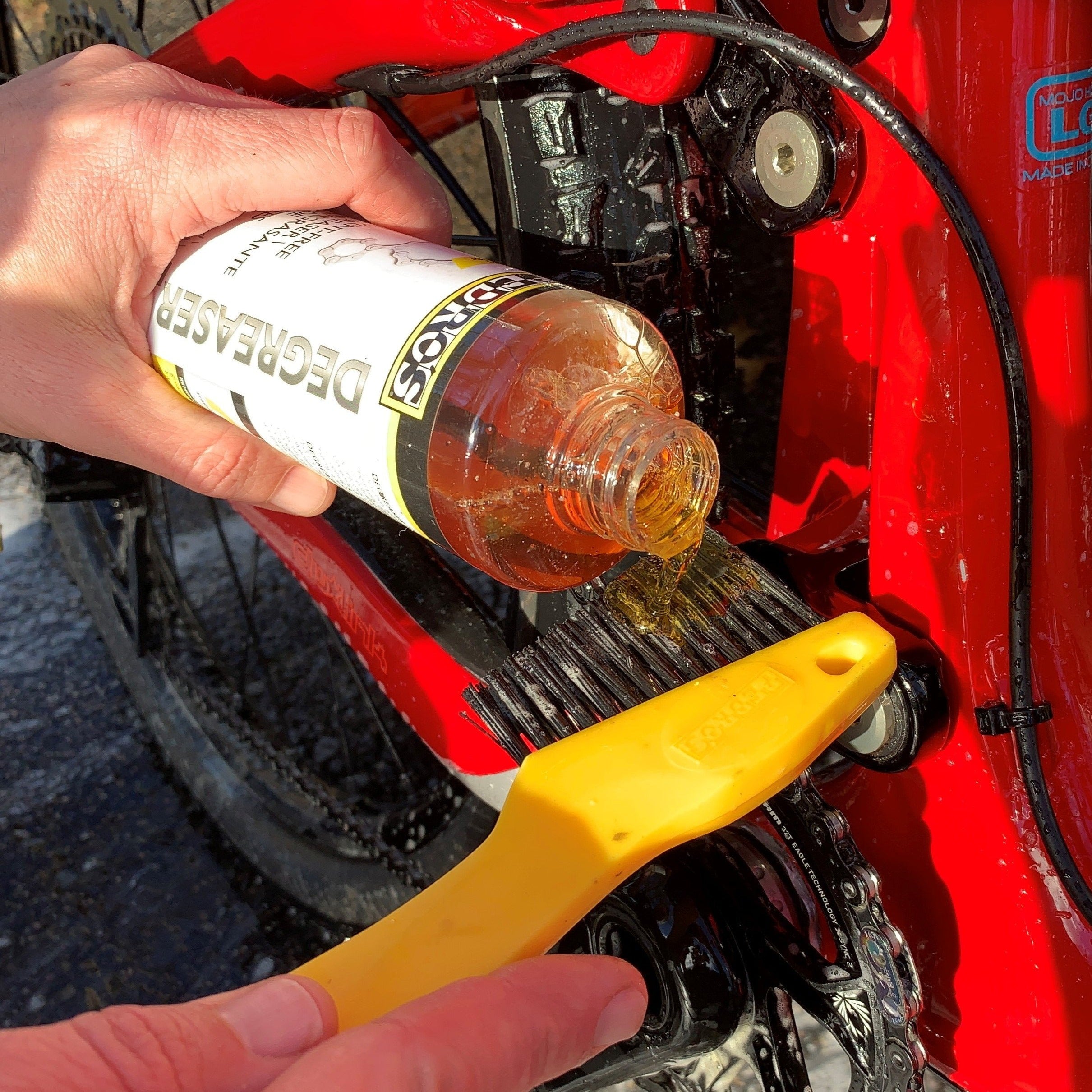 pedro-s-toothbrush-drivetrain-cleaning-brush-double-ended image 2
