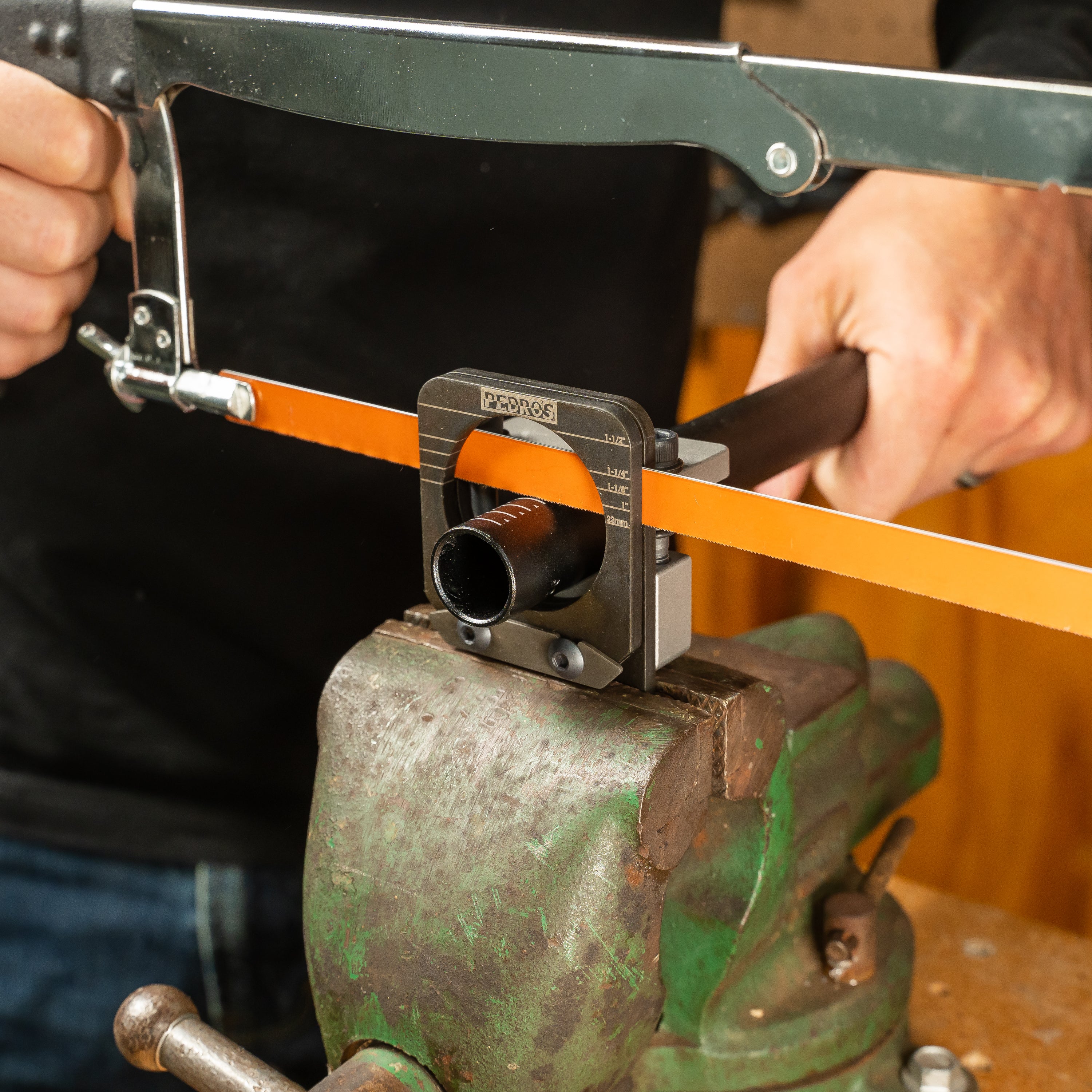 pedro-s-pro-saw-guide-precision-cutting-guide-for-19-39mm-tubes image 4