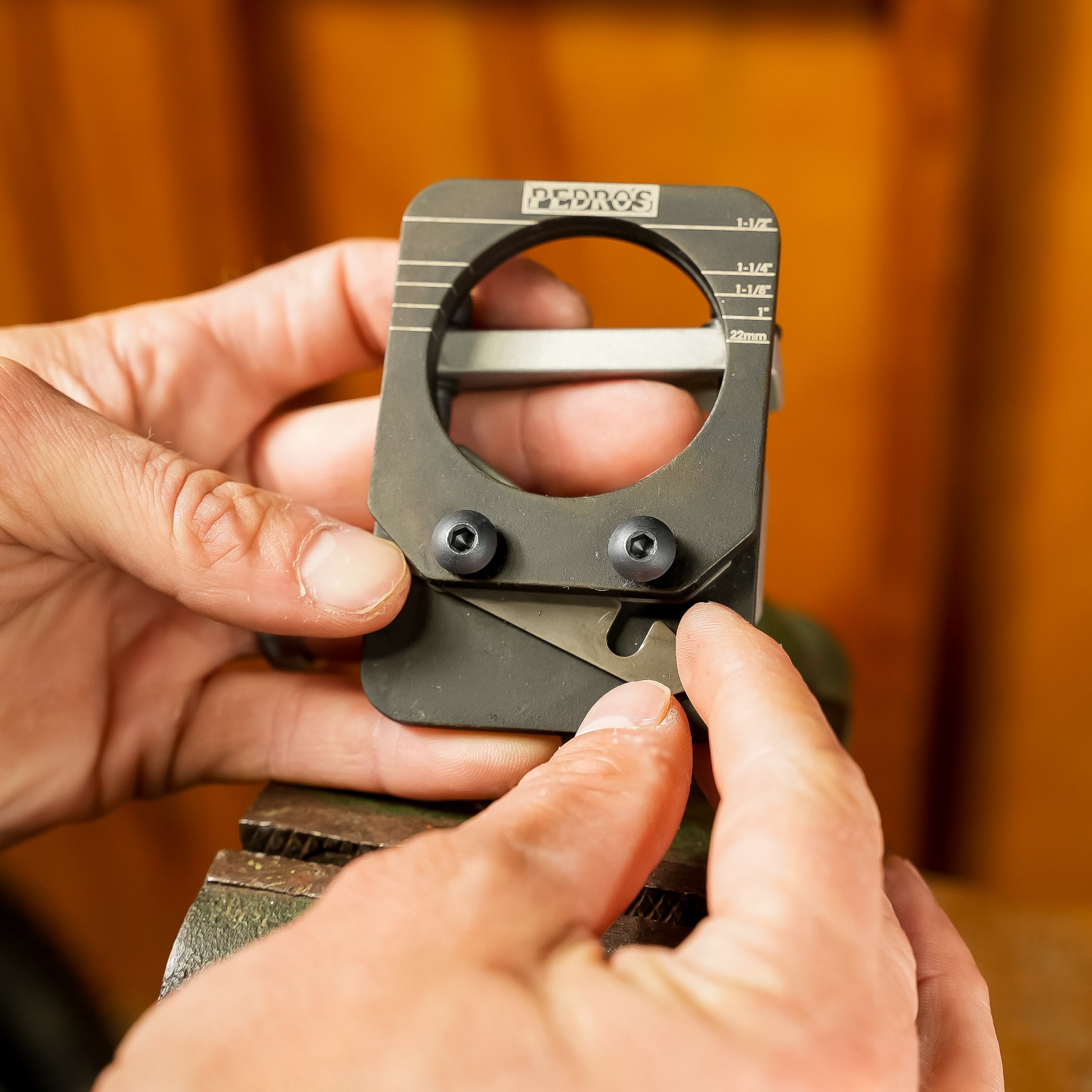 pedro-s-pro-saw-guide-precision-cutting-guide-for-19-39mm-tubes image 6