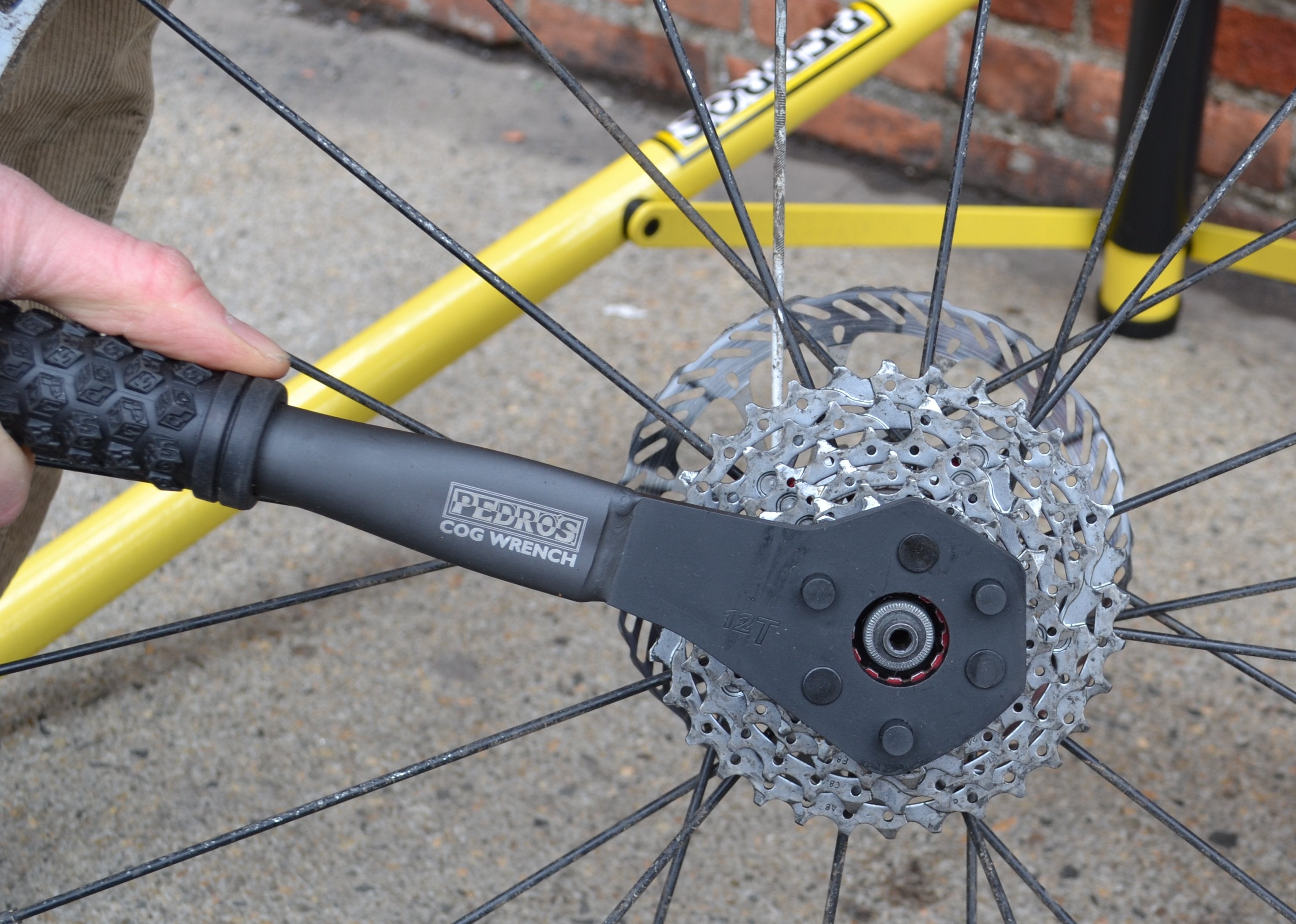 pedro-s-cog-wrench-discontinued-replaced-by-pro-chain-whip image 3