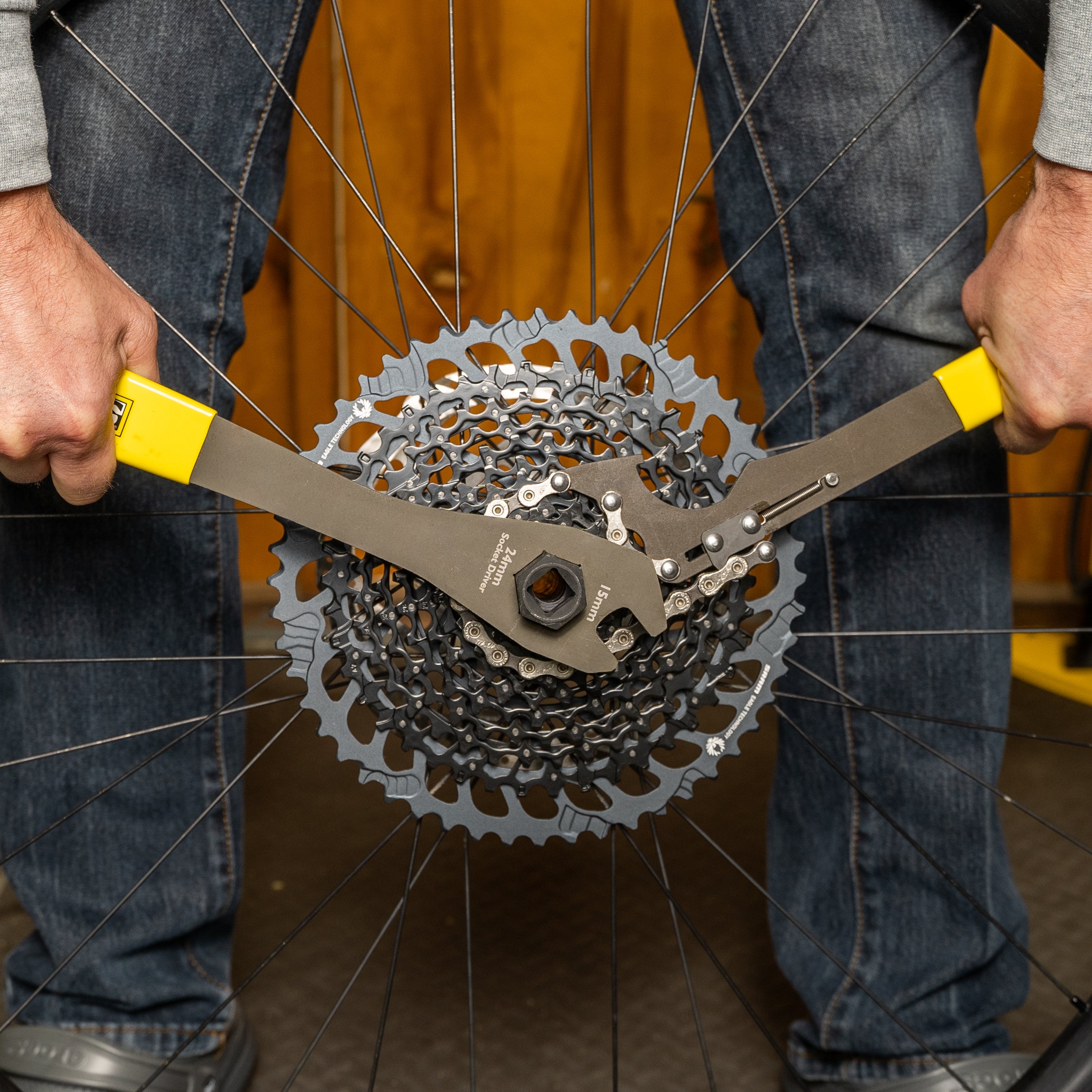 pedro-s-pro-chain-whip-6-13-speed-integrated-lockring-wrench-discontinued image 3