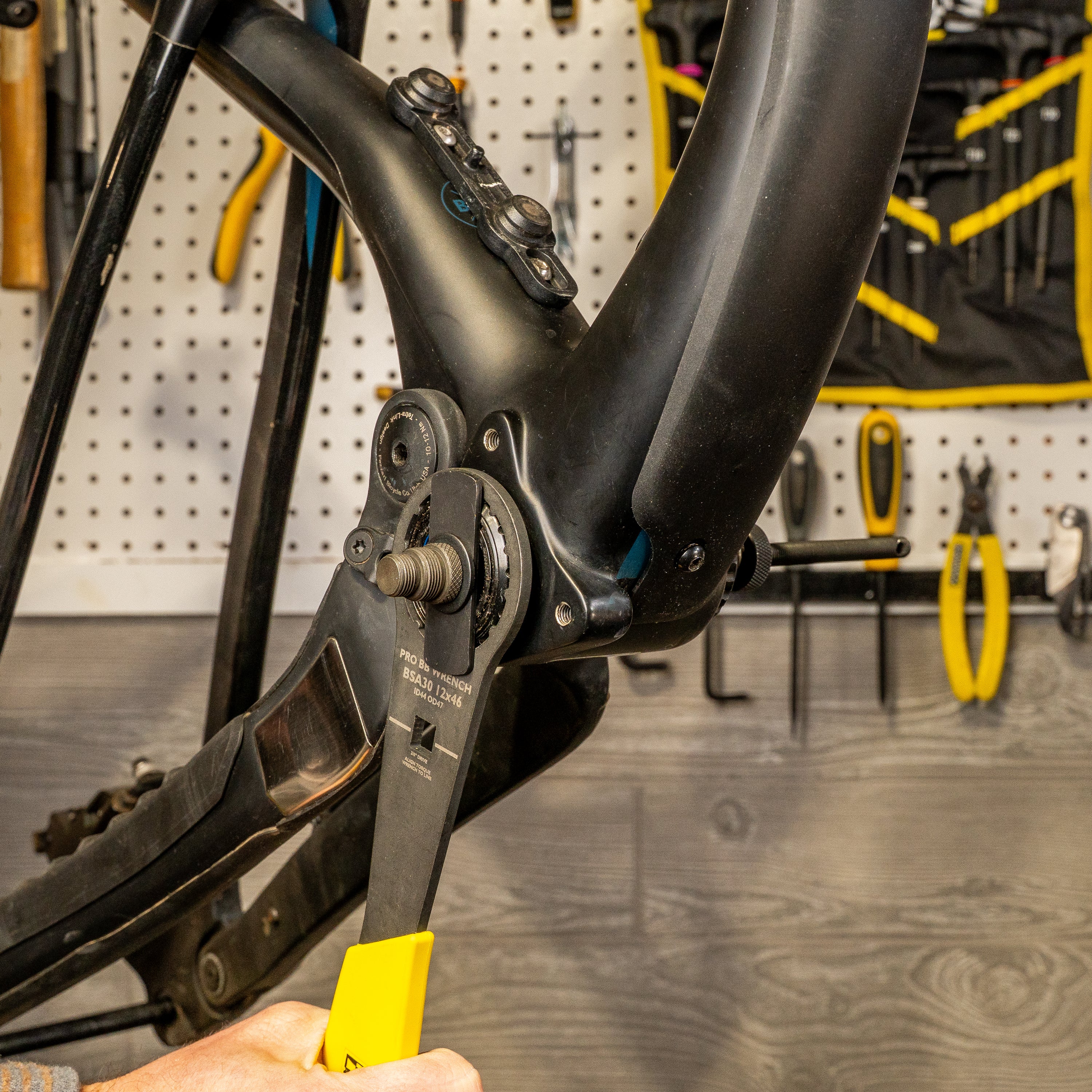 pedro-s-pro-bb-socket-holder-slip-free-bottom-bracket-tool-helper image 6