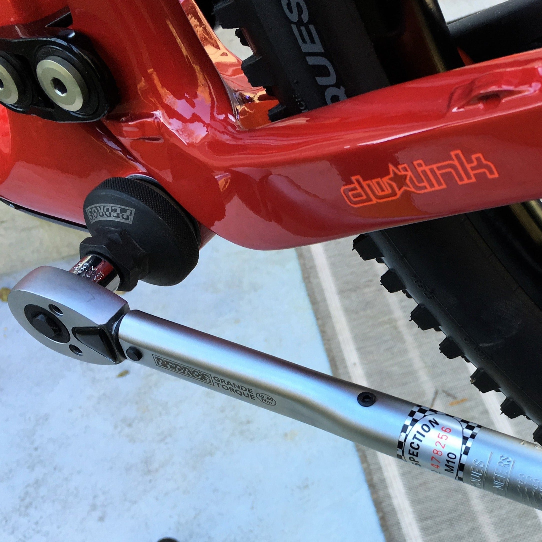 pedro-s-external-bottom-bracket-socket-16x44-3-8-drive image 2