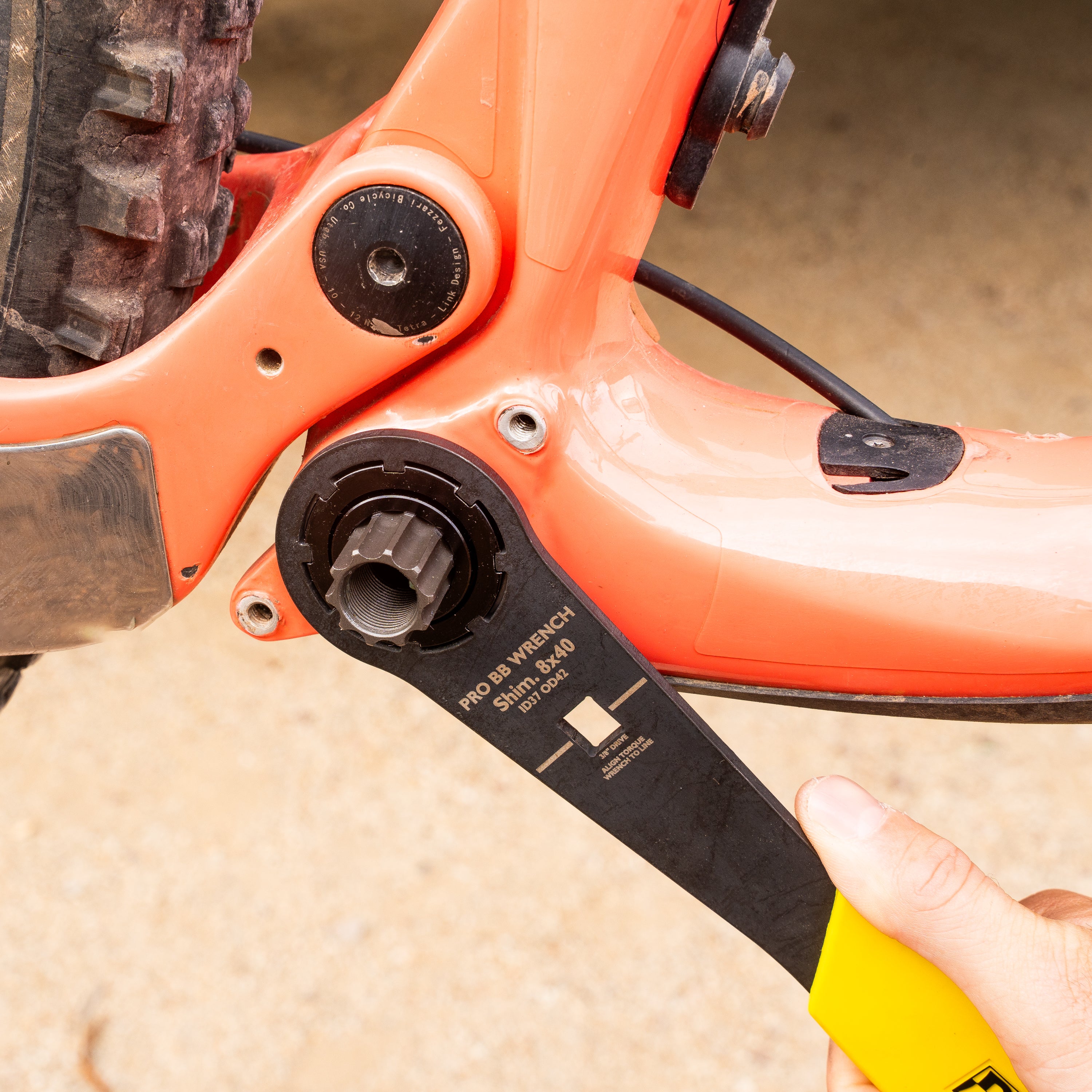 pedro-s-pro-bb-wrench-for-shimano-isis-drive-8-notch-8x40mm-laser-cut-steel image 4