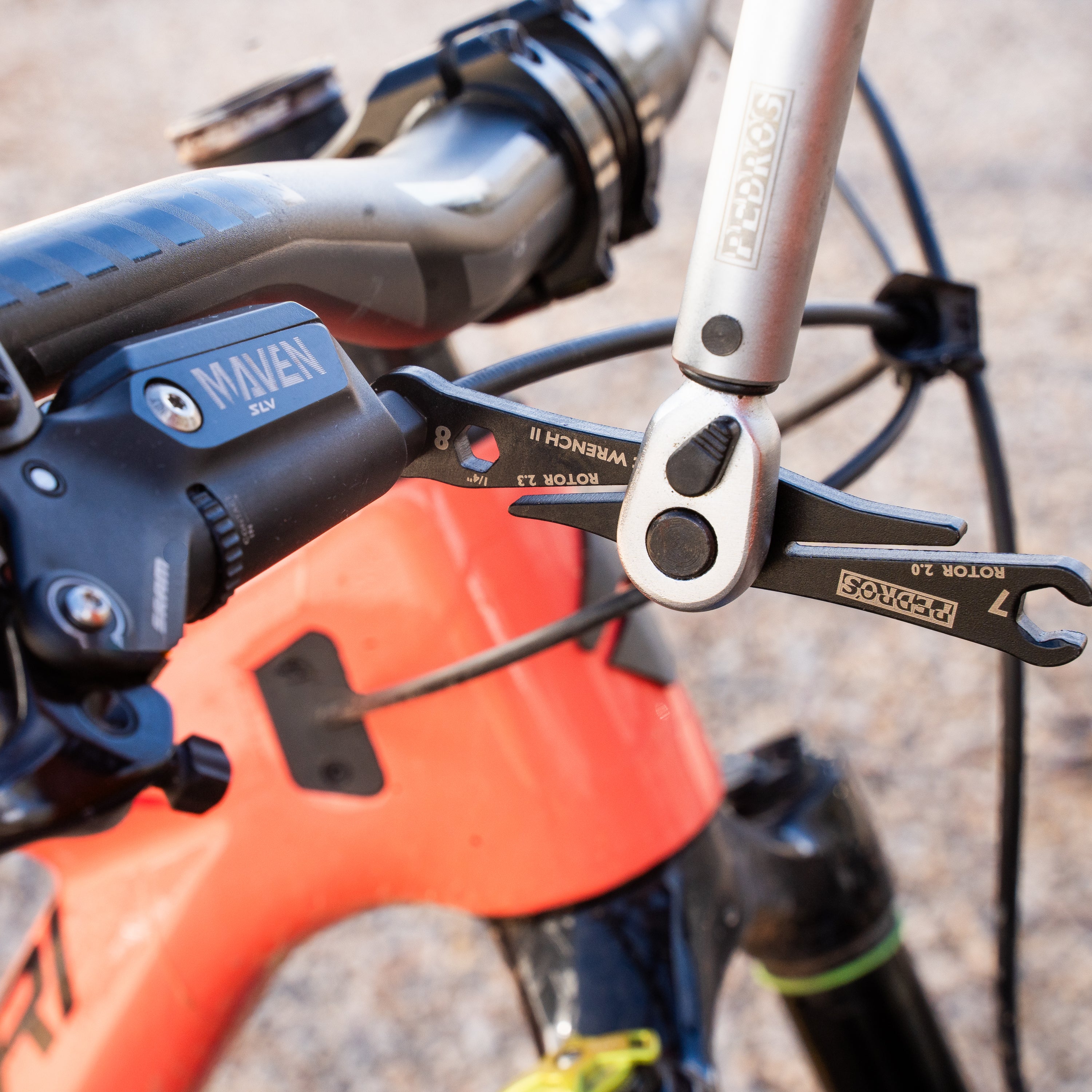 pedro-s-disc-wrench-ii-7mm-8mm-flare-wrench-with-rotor-truing-tool image 4