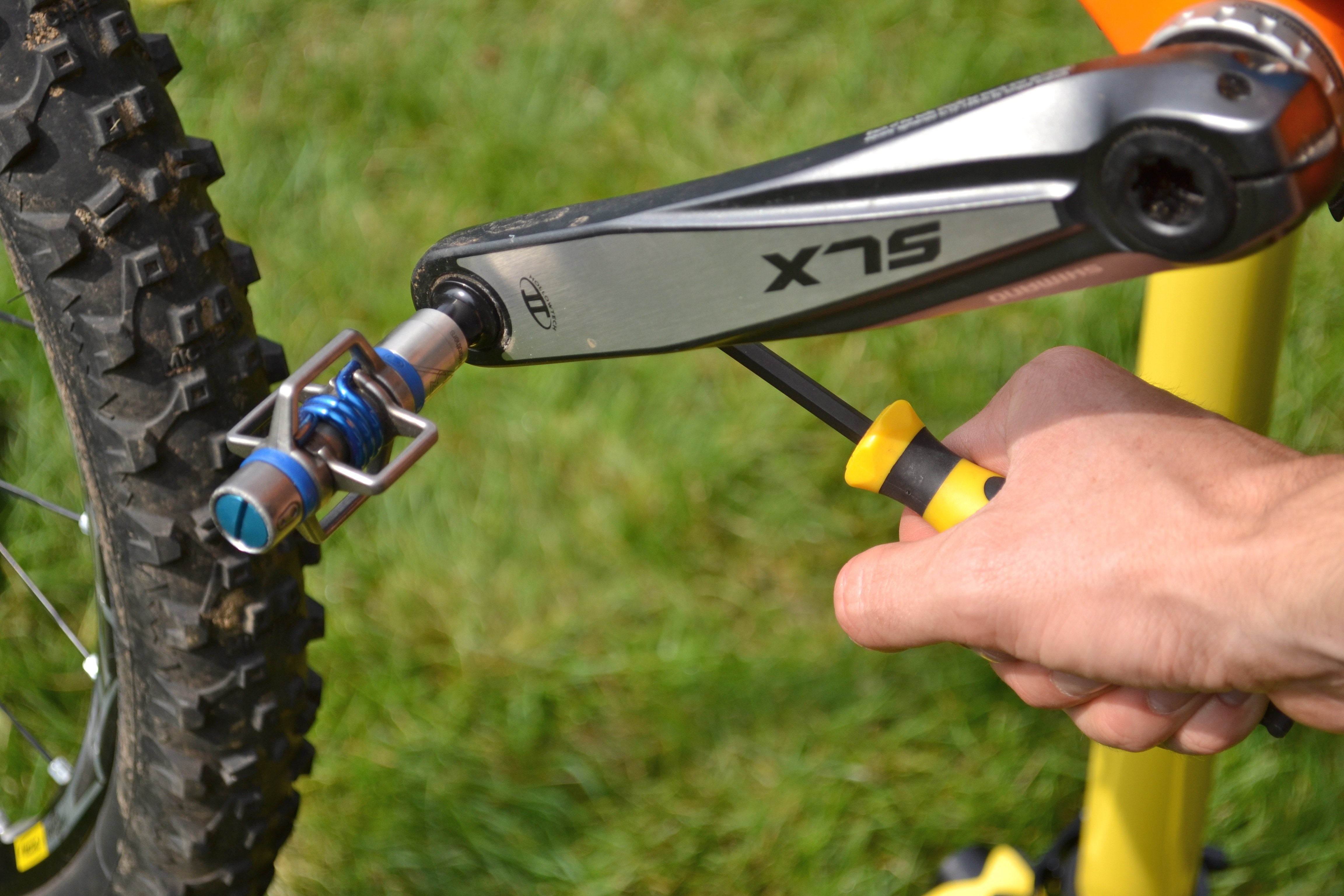 pedro-s-6mm-hex-driver-hex-pedal-wrench-with-ergonomic-handle image 3