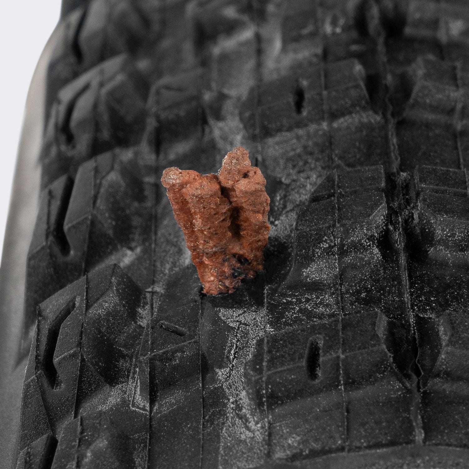 crankbrothers-plug-mate-tire-anchor-kit-semi-permanent-tubeless-repair-anchors image 6