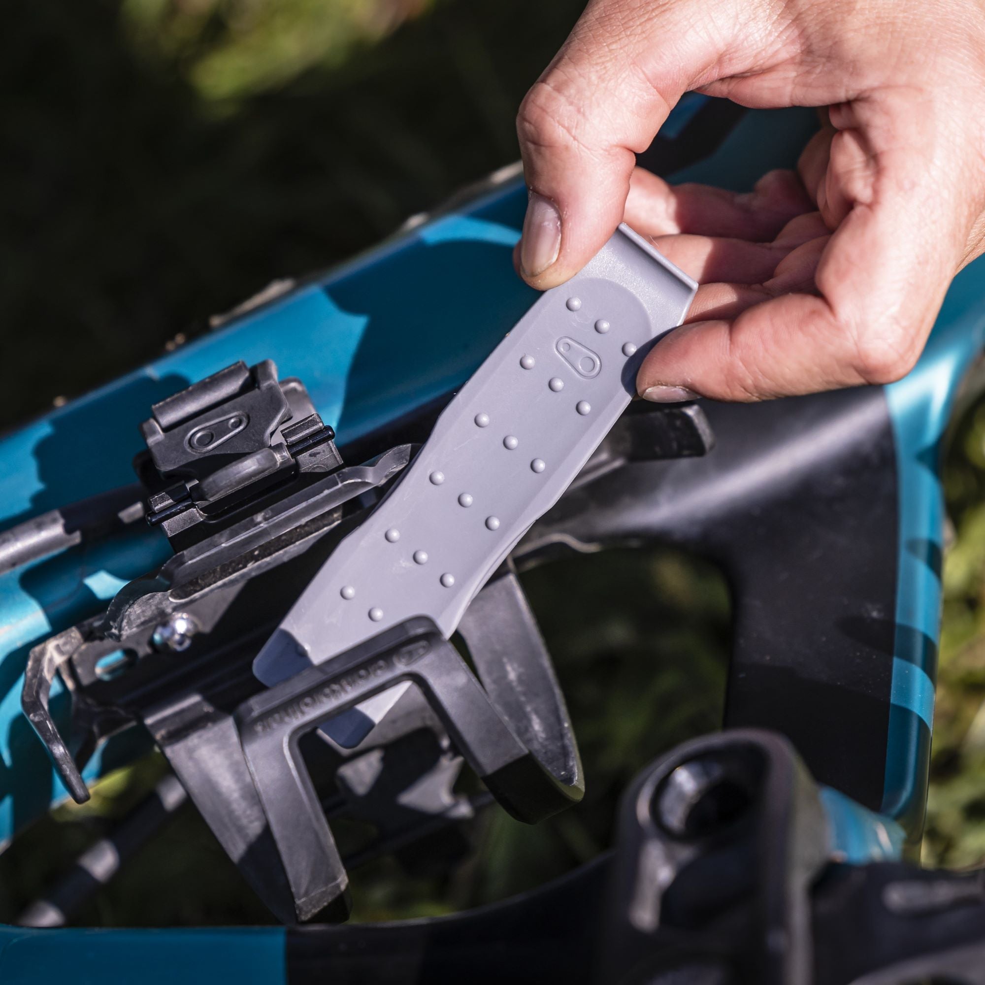 crankbrothers-s-o-s-tire-lever-plug-tool-kit image 2